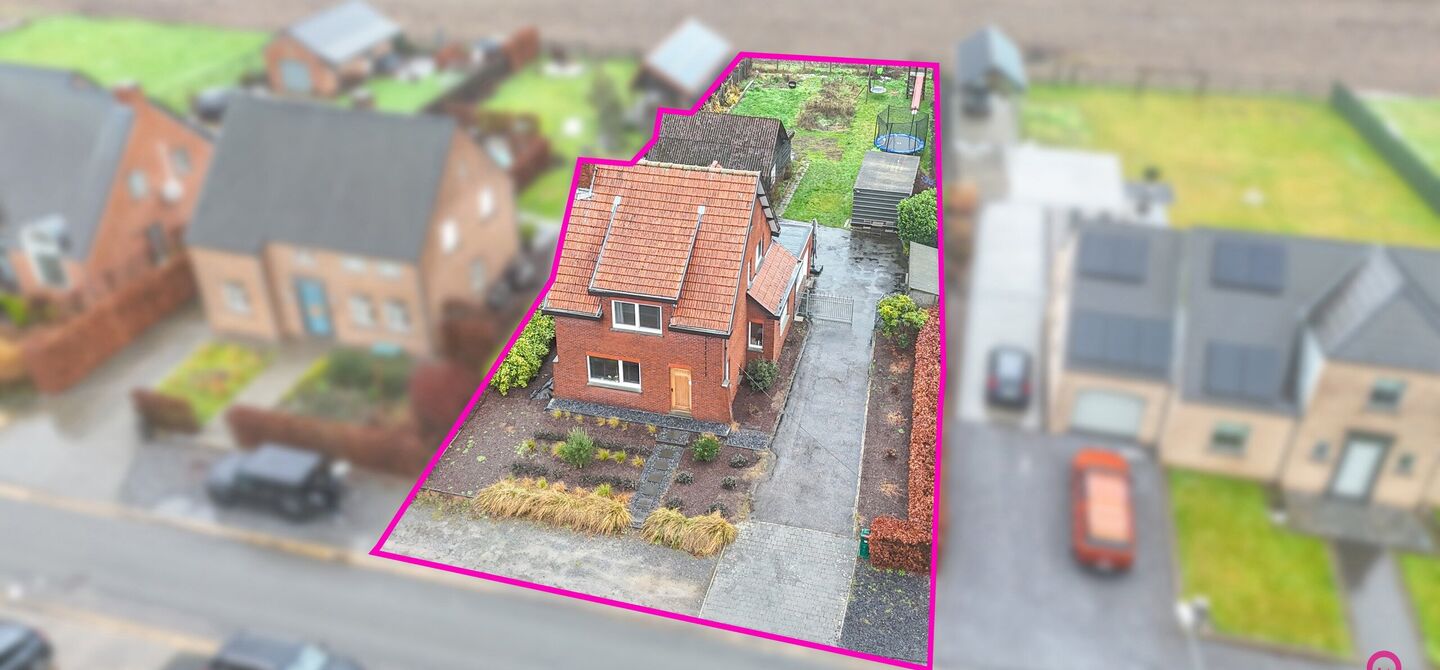 Bij ImmoFusion 7/7 &ldquo;open huis&rdquo; : klik op onze 3D-TOUR.
Ervaar vastgoed alsof je er zelf doorloopt!

Welkom in deze charmante open bebouwing, gelegen in een rustige straat nabij het gezellige Koersel Kapelleke en het centrum van Koersel. Deze woning co