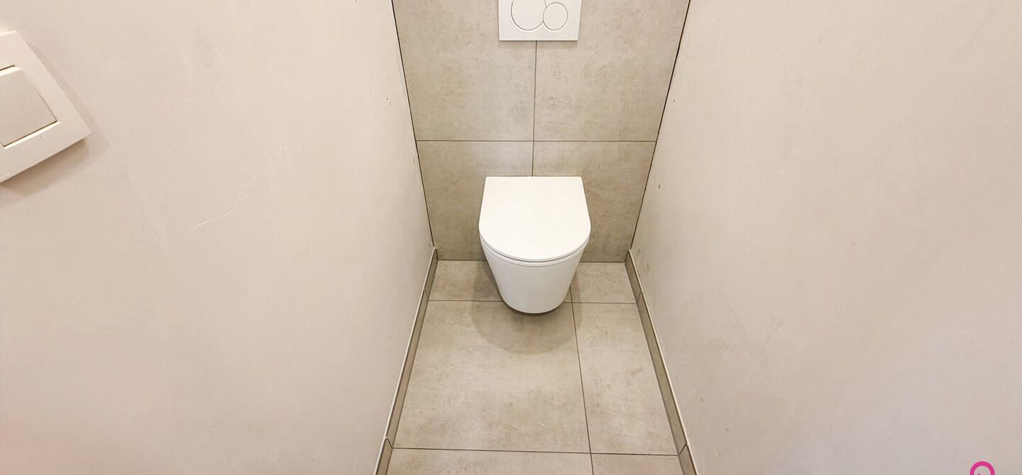 Bij ImmoFusion 7/7 &ldquo;open huis&rdquo; : klik op onze 3D-TOUR.
Ervaar vastgoed alsof je er zelf doorloopt!



Welkom in deze prachtige energiezuinige nieuwbouwwoning gelegen te Moestuinstraat 13A, 3582 Koersel (Heusden-Zolder). Deze moderne woning combineert 