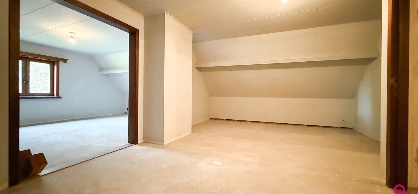 Bij ImmoFusion 7/7 &ldquo;open huis&rdquo;: klik op onze 3D-TOUR.
Ervaar vastgoed alsof je er zelf doorloopt!

Ontdek deze uitzonderlijk gelegen vrijstaande woning in de rustige, bosrijke omgeving van Paal. Wie houdt van natuur, privacy en een fenomenale perceelo