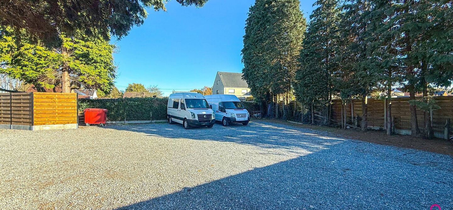 Bij ImmoFusion 7/7 &ldquo;open huis&rdquo;: klik op onze 3D-TOUR.
Ervaar vastgoed alsof je er zelf doorloopt!

Ontdek deze indrukwekkende open bebouwing in de Tervantstraat 198 te Paal, een woning die in 2025 een volledige transformatie kreeg en vandaag bijna als