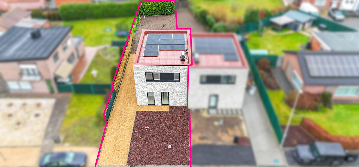 Bij ImmoFusion 7/7 “open huis” : klik op onze 3D-TOUR.
Ervaar vastgoed alsof je er zelf doorloopt!
Welkom in deze prachtige energiezuinige nieuwbouwwoning gelegen te Moestuinstraat 13A, 3582 Koersel (Heusden-Zolder). Deze moderne woning combineert ru