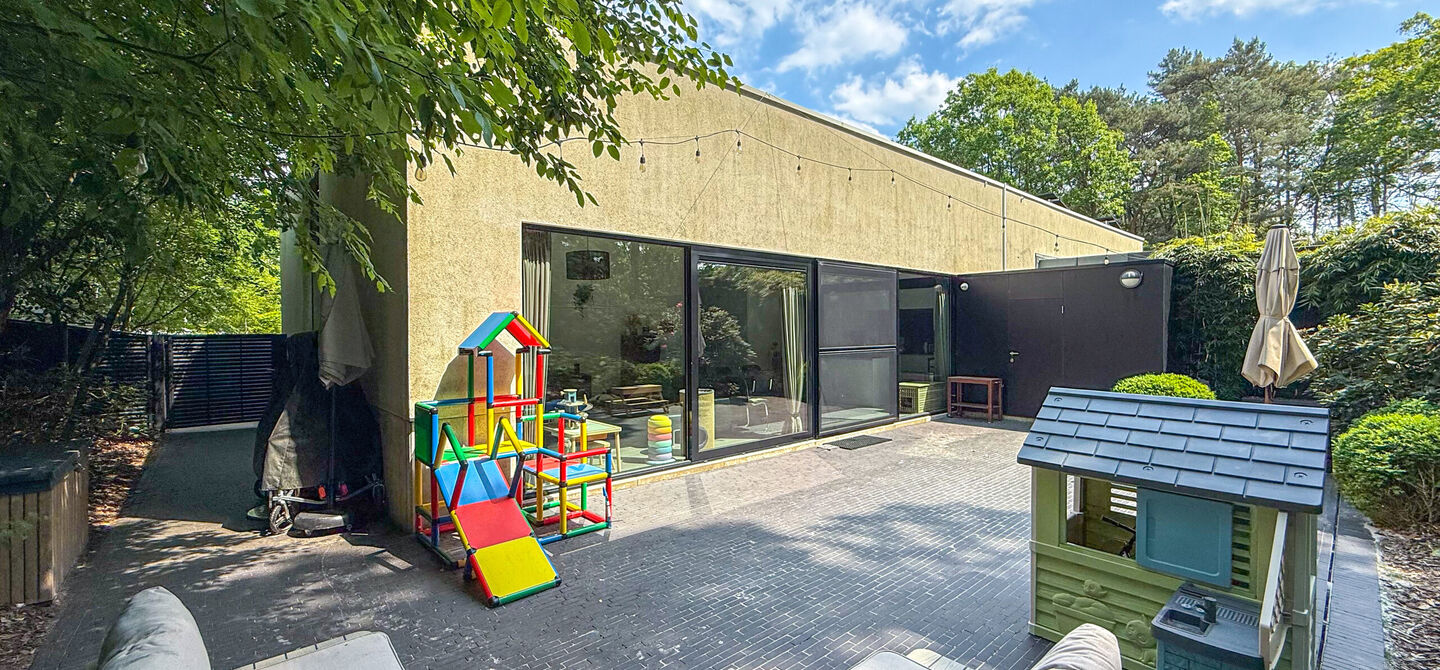 Bij ImmoFusion 7/7 Open Huis &ndash; Ontdek deze woning via onze exclusieve 3D-Tour!

Op zoek naar een instapklare, energiezuinige gezinswoning op een rustige locatie? Dan zal deze prachtige halfopen bebouwing in Beringen je meteen weten te overtuigen. Deze r