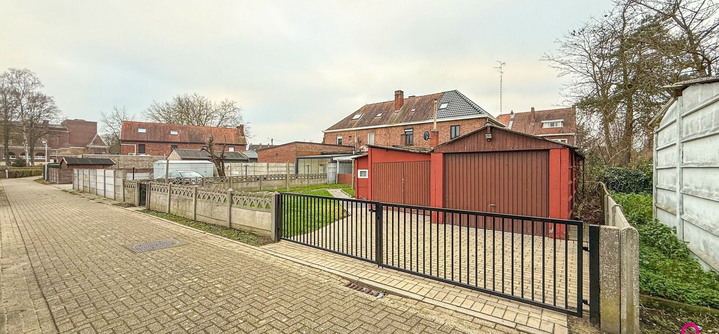 Bij ImmoFusion 7/7 “open huis”: klik op onze 3D-TOUR.
Ervaar vastgoed alsof je er zelf doorloopt!

Stap binnen in deze charmante, volledig opgefriste woning, ideaal gelegen in een rustige woonwijk in Beringen. Met een bewoonbare oppervlakte van 101m²