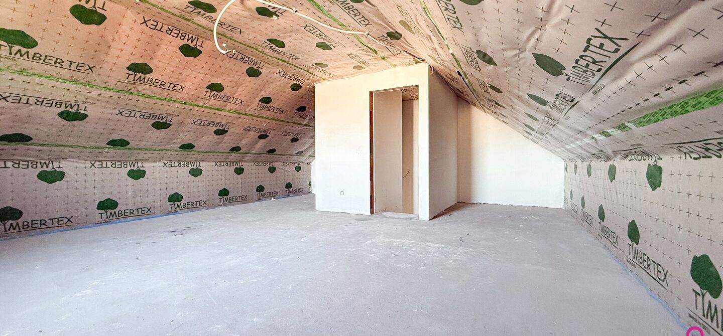 Bij ImmoFusion  7/7 “open huis”  : klik op onze 3D-TOUR.
Ervaar vastgoed alsof je er zelf doorloopt!

Welkom in deze schitterende halfopen BEN-nieuwbouwwoning in Paal, voorzien van 3 slaapkamers met mogelijk tot 4 slaapkamers en grote tuin. Kopen is v