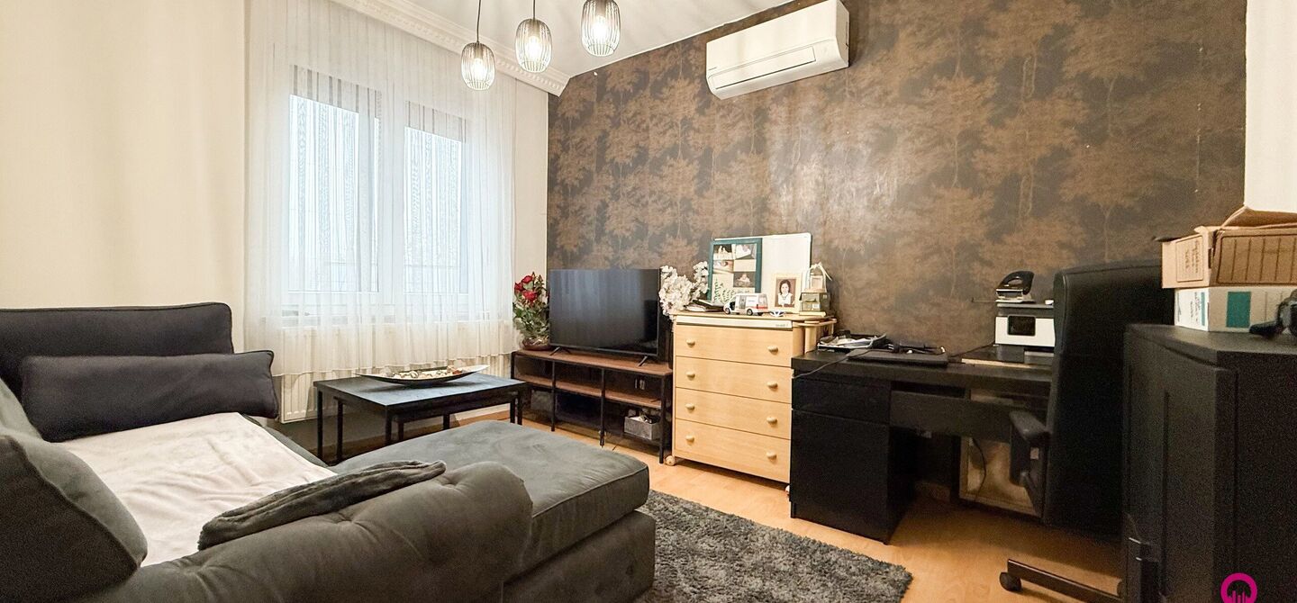 Bij ImmoFusion 7/7 “open huis”: klik op onze 3D-TOUR. Ervaar vastgoed alsof je er zelf doorloopt!

Welkom in deze prachtig gerenoveerde woning, gelegen in het bruisende hart van Beringen! Deze ruime en energiezuinige woning biedt een bewoonbare opperv