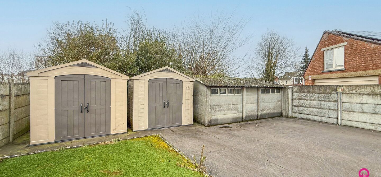 Bij ImmoFusion 7/7 “open huis”: klik op onze 3D-TOUR. Ervaar vastgoed alsof je er zelf doorloopt!

Welkom in deze prachtig gerenoveerde woning, gelegen in het bruisende hart van Beringen! Deze ruime en energiezuinige woning biedt een bewoonbare opperv
