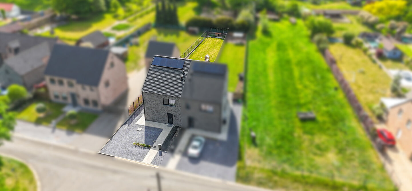 Bij ImmoFusion  7/7 “open huis”  : klik op onze 3D-TOUR.
Ervaar vastgoed alsof je er zelf doorloopt!

Welkom in deze schitterende halfopen BEN-nieuwbouwwoning in Paal, voorzien van vier slaapkamers. Kopen is verhuizen: deze woning is helemaal klaar om