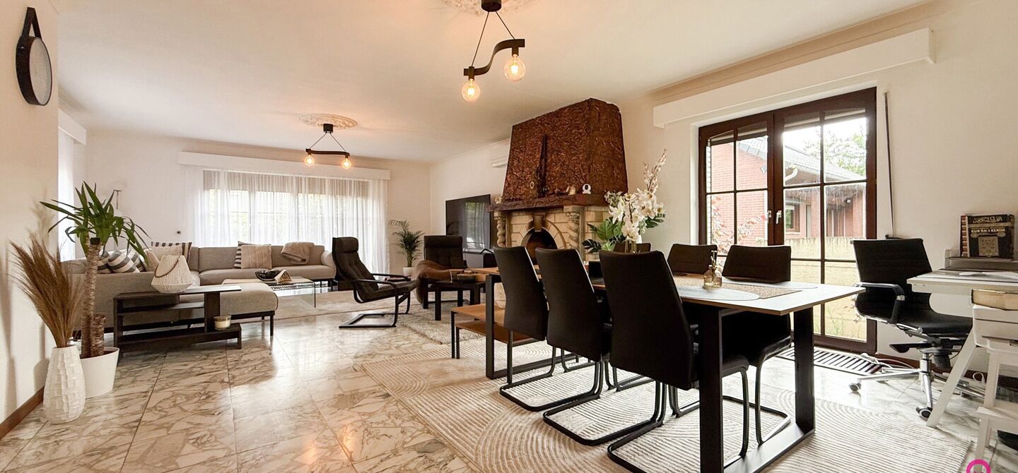 Bij ImmoFusion 7/7 “open huis” : klik op onze 3D-TOUR.
Ervaar vastgoed alsof je er zelf doorloopt!

Welkom in deze charmante, instapklare woning in de Pannehoefstraat 39 te Koersel, ideaal gelegen in een rustige, groene buurt op slechts 2 km van het b