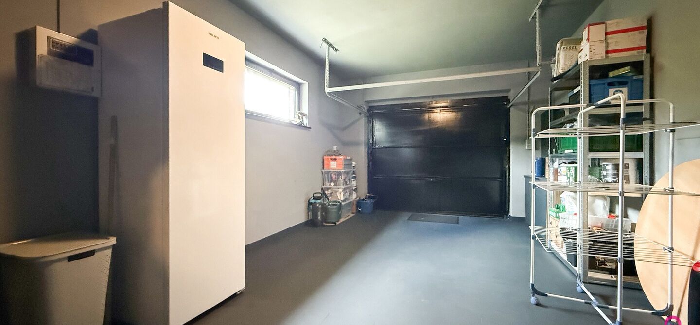 Bij ImmoFusion 7/7 “open huis” : klik op onze 3D-TOUR.
Ervaar vastgoed alsof je er zelf doorloopt!

Welkom in deze charmante, instapklare woning in de Pannehoefstraat 39 te Koersel, ideaal gelegen in een rustige, groene buurt op slechts 2 km van het b