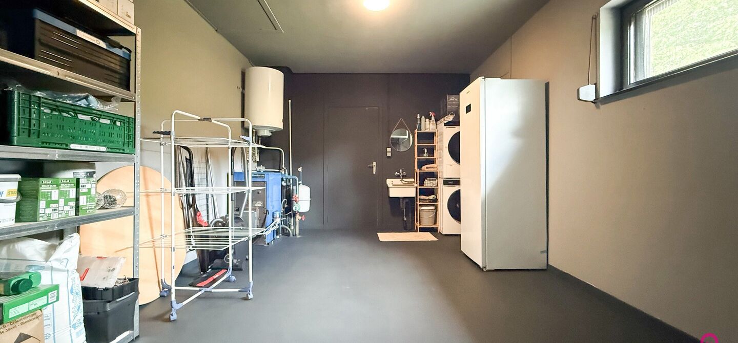 Bij ImmoFusion 7/7 “open huis” : klik op onze 3D-TOUR.
Ervaar vastgoed alsof je er zelf doorloopt!

Welkom in deze charmante, instapklare woning in de Pannehoefstraat 39 te Koersel, ideaal gelegen in een rustige, groene buurt op slechts 2 km van het b
