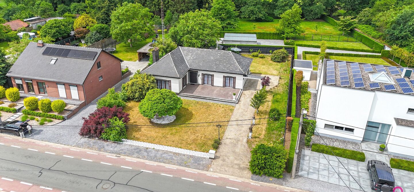 Bij ImmoFusion 7/7 “open huis” : klik op onze 3D-TOUR.
Ervaar vastgoed alsof je er zelf doorloopt!

Welkom in deze charmante, instapklare woning in de Pannehoefstraat 39 te Koersel, ideaal gelegen in een rustige, groene buurt op slechts 2 km van het b