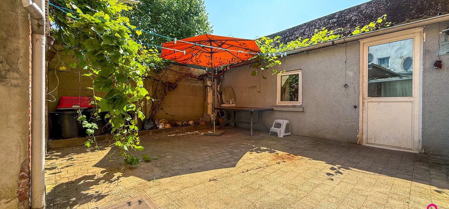 Gezellige gezinswoning met potentieel op rustige ligging vlakbij centrum en invalswegen
