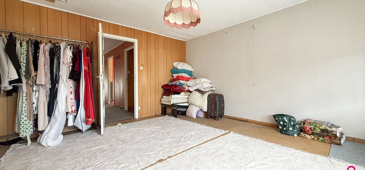 Bij ImmoFusion 7/7 “open huis”: klik op onze 3D-TOUR.
Ervaar vastgoed alsof je er zelf doorloopt!

Welkom op de Beverlosesteenweg 408 in Beringen: een uitzonderlijk ruime en volledig instapklare woning met maar liefst 6 slaapkamers, 2 badkamers, garag
