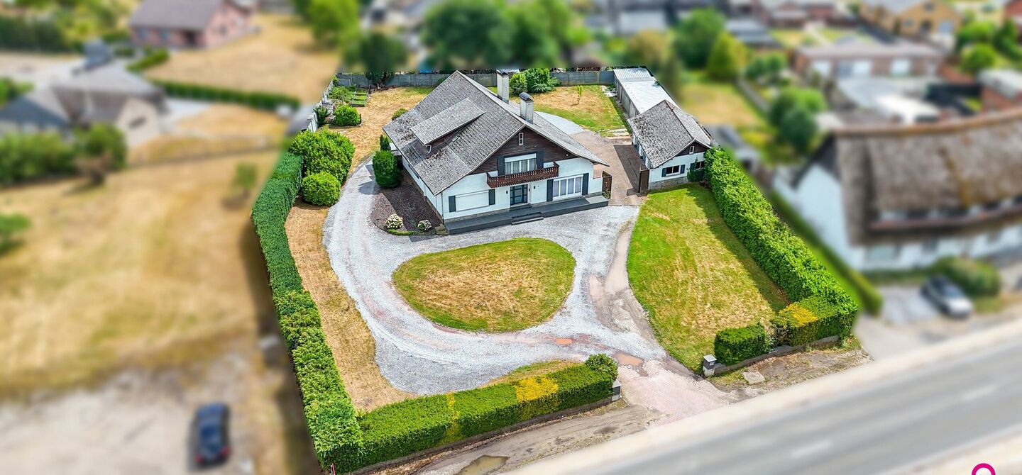 Bij ImmoFusion 7/7 “open huis”: klik op onze 3D-TOUR.
Ervaar vastgoed alsof je er zelf doorloopt!

Welkom op de Beverlosesteenweg 408 in Beringen: een uitzonderlijk ruime en volledig instapklare woning met maar liefst 6 slaapkamers, 2 badkamers, garag
