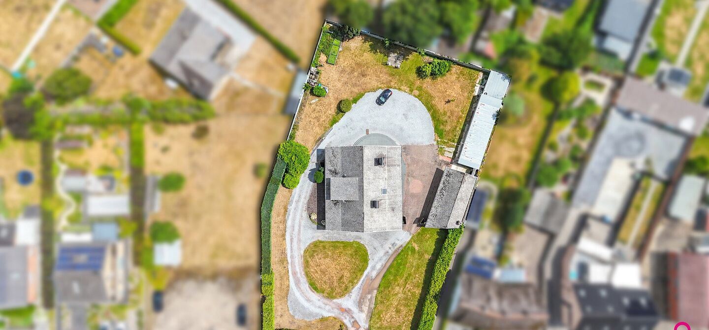 Bij ImmoFusion 7/7 “open huis”: klik op onze 3D-TOUR.
Ervaar vastgoed alsof je er zelf doorloopt!

Welkom op de Beverlosesteenweg 408 in Beringen: een uitzonderlijk ruime en volledig instapklare woning met maar liefst 6 slaapkamers, 2 badkamers, garag