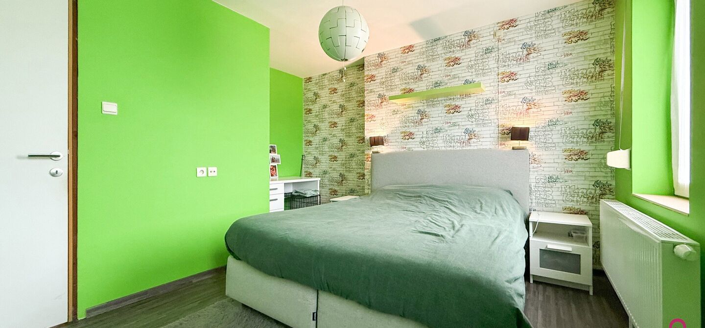 Bij ImmoFusion 7/7 “open huis”: klik op onze 3D-TOUR. Ervaar vastgoed alsof je er zelf doorloopt!

Welkom aan de Hasseltsesteenweg 171 in 3580 Beringen: hier wacht een prachtige, instapklare open bebouwing op een royaal hoek­perceel van circa 1.000 m