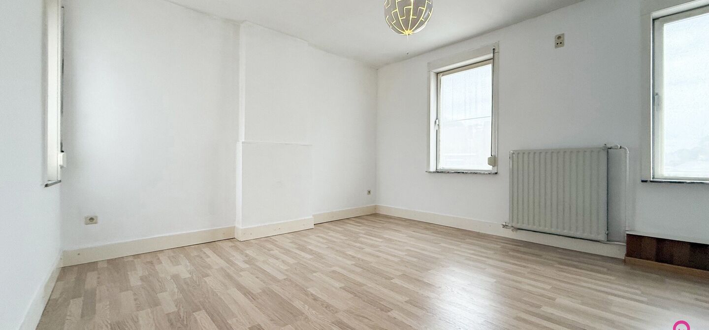 Bij ImmoFusion 7/7 “open huis”: klik op onze 3D-TOUR. Ervaar vastgoed alsof je er zelf doorloopt!

Welkom aan de Hasseltsesteenweg 171 in 3580 Beringen: hier wacht een prachtige, instapklare open bebouwing op een royaal hoek­perceel van circa 1.000 m