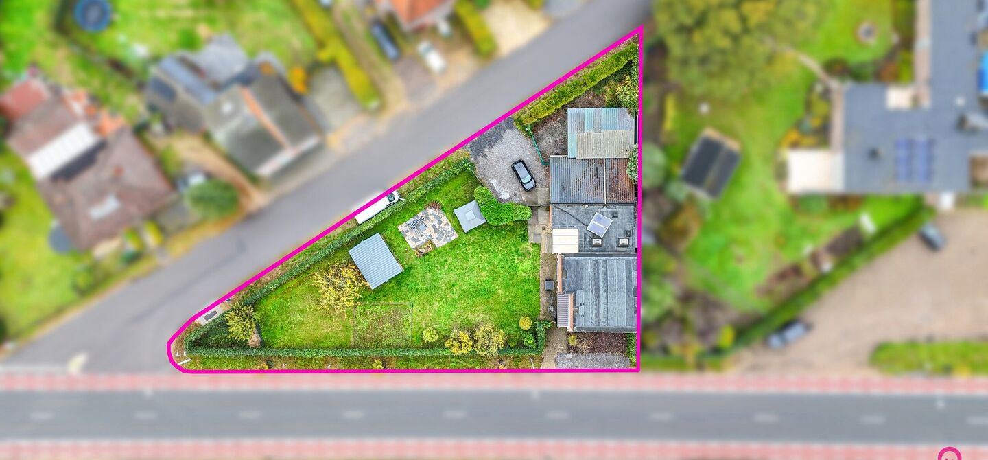 Bij ImmoFusion 7/7 “open huis”: klik op onze 3D-TOUR. Ervaar vastgoed alsof je er zelf doorloopt!

Welkom aan de Hasseltsesteenweg 171 in 3580 Beringen: hier wacht een prachtige, instapklare open bebouwing op een royaal hoek­perceel van circa 1.000 m
