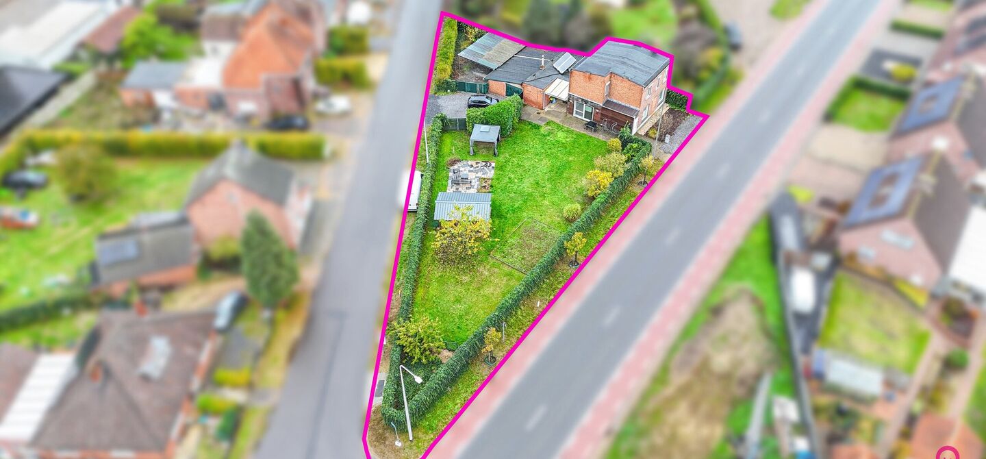 Bij ImmoFusion 7/7 “open huis”: klik op onze 3D-TOUR. Ervaar vastgoed alsof je er zelf doorloopt!

Welkom aan de Hasseltsesteenweg 171 in 3580 Beringen: hier wacht een prachtige, instapklare open bebouwing op een royaal hoek­perceel van circa 1.000 m
