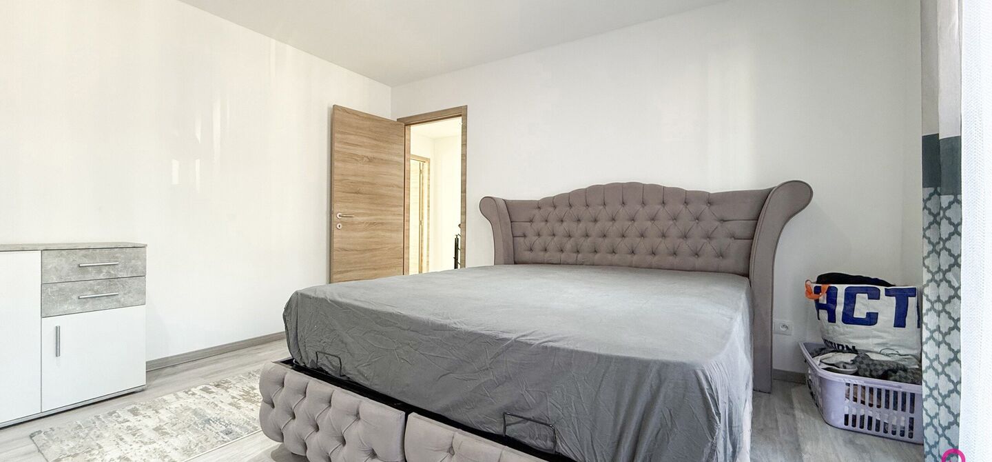 Bij ImmoFusion 7/7 “open huis”: klik op onze 3D-TOUR.
Ervaar vastgoed alsof je er zelf doorloopt!
Ontdek deze indrukwekkende open bebouwing in de Tervantstraat 198 te Paal, een woning die in 2025 een volledige transformatie kreeg en vandaag bijna als