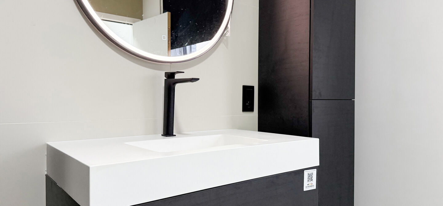 Bij ImmoFusion 7/7 “open huis”: klik op onze 3D-TOUR.
Ervaar vastgoed alsof je er zelf doorloopt!
Stap binnen in deze uitzonderlijk moderne nieuwbouwwoning (2024), ideaal gelegen als open bebouwing op een ruim hoekperceel van 528m² in Koersel. Deze