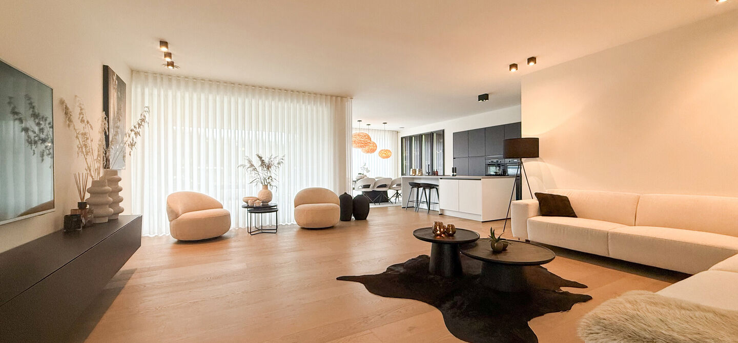 Instapklare woning met het comfort van nieuwbouw, volledig hoogwaardig afgewerkt en gebouwd in 2023, gelegen te Zwanenbergstraat 40 in Paal.

Deze moderne woning combineert een luxueuze afwerking, hedendaags wooncomfort en een uitstekende energieprestatie