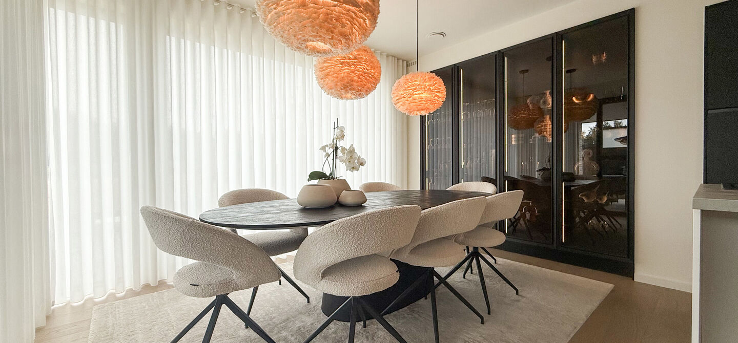 Instapklare woning met het comfort van nieuwbouw, volledig hoogwaardig afgewerkt en gebouwd in 2023, gelegen te Zwanenbergstraat 40 in Paal.

Deze moderne woning combineert een luxueuze afwerking, hedendaags wooncomfort en een uitstekende energieprestatie