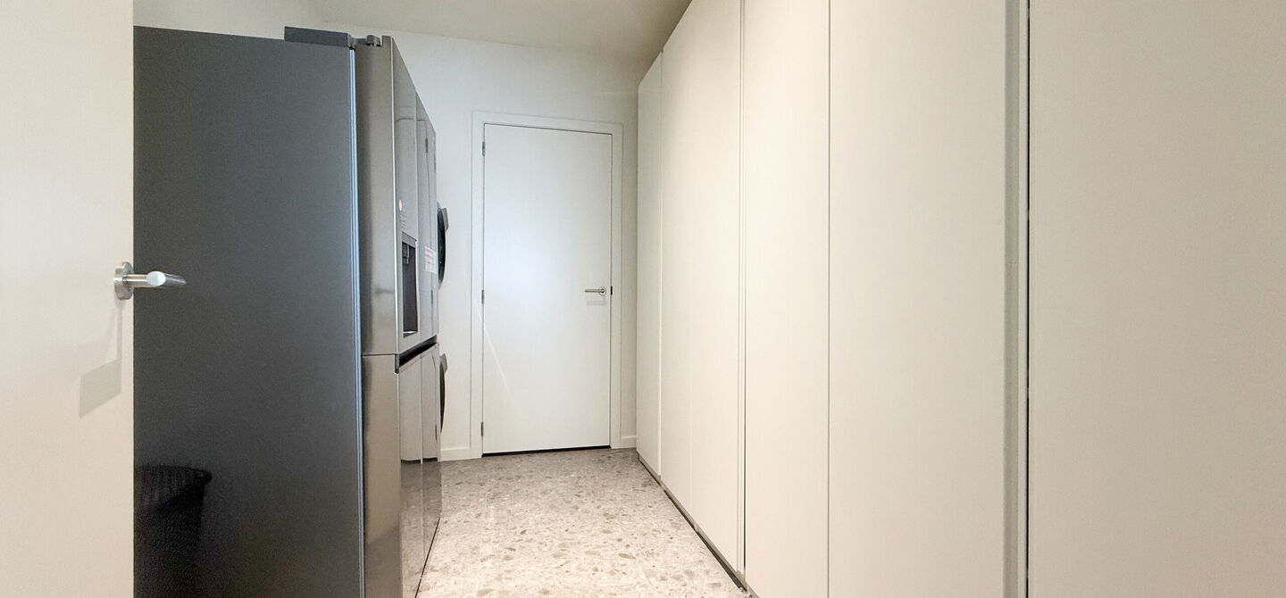 Instapklare woning met het comfort van nieuwbouw, volledig hoogwaardig afgewerkt en gebouwd in 2023, gelegen te Zwanenbergstraat 40 in Paal.

Deze moderne woning combineert een luxueuze afwerking, hedendaags wooncomfort en een uitstekende energieprestatie