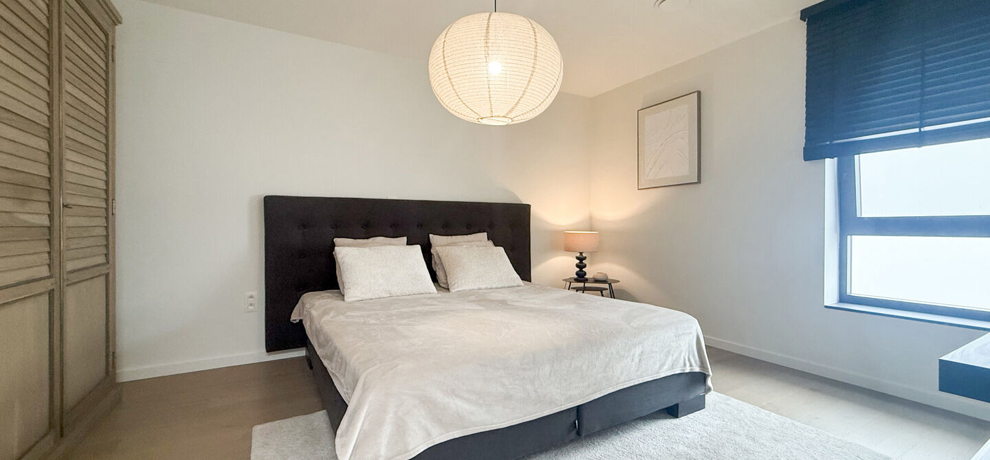 Instapklare woning met het comfort van nieuwbouw, volledig hoogwaardig afgewerkt en gebouwd in 2023, gelegen te Zwanenbergstraat 40 in Paal.

Deze moderne woning combineert een luxueuze afwerking, hedendaags wooncomfort en een uitstekende energieprestatie