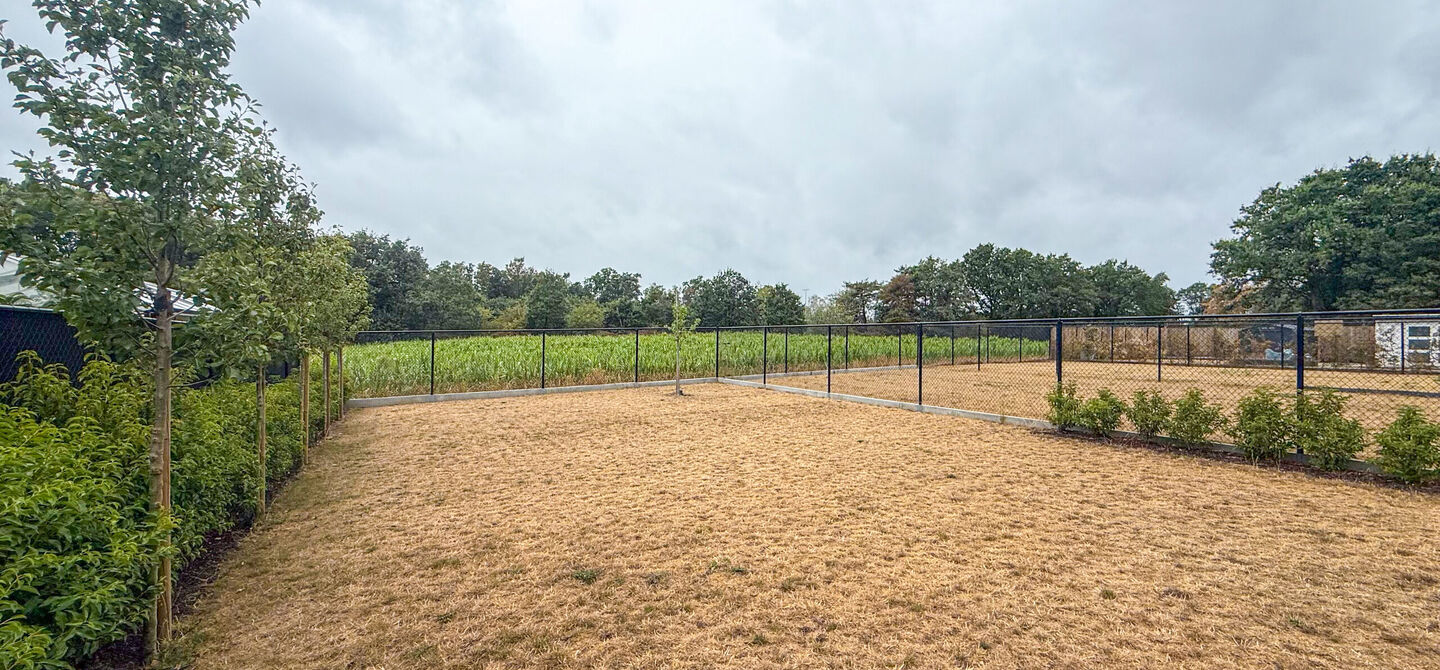 Instapklare woning met het comfort van nieuwbouw, volledig hoogwaardig afgewerkt en gebouwd in 2023, gelegen te Zwanenbergstraat 40 in Paal.

Deze moderne woning combineert een luxueuze afwerking, hedendaags wooncomfort en een uitstekende energieprestatie