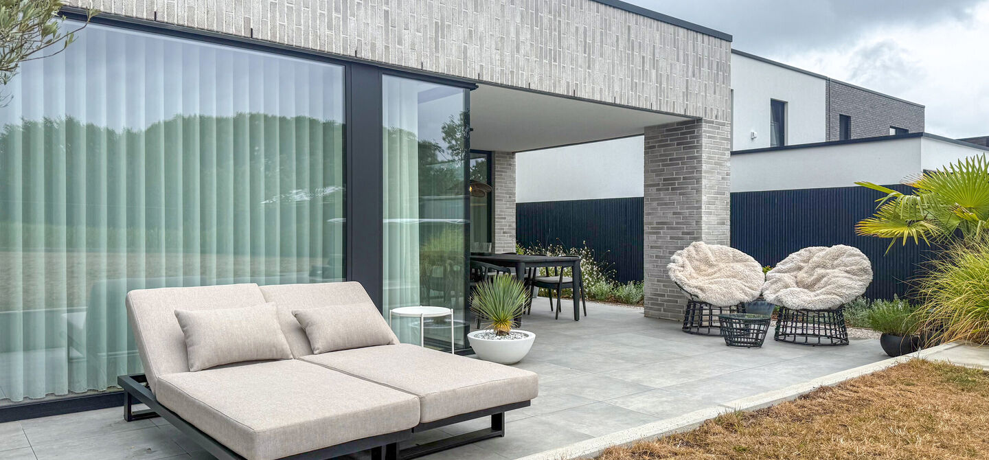 Instapklare woning met het comfort van nieuwbouw, volledig hoogwaardig afgewerkt en gebouwd in 2023, gelegen te Zwanenbergstraat 40 in Paal.

Deze moderne woning combineert een luxueuze afwerking, hedendaags wooncomfort en een uitstekende energieprestatie