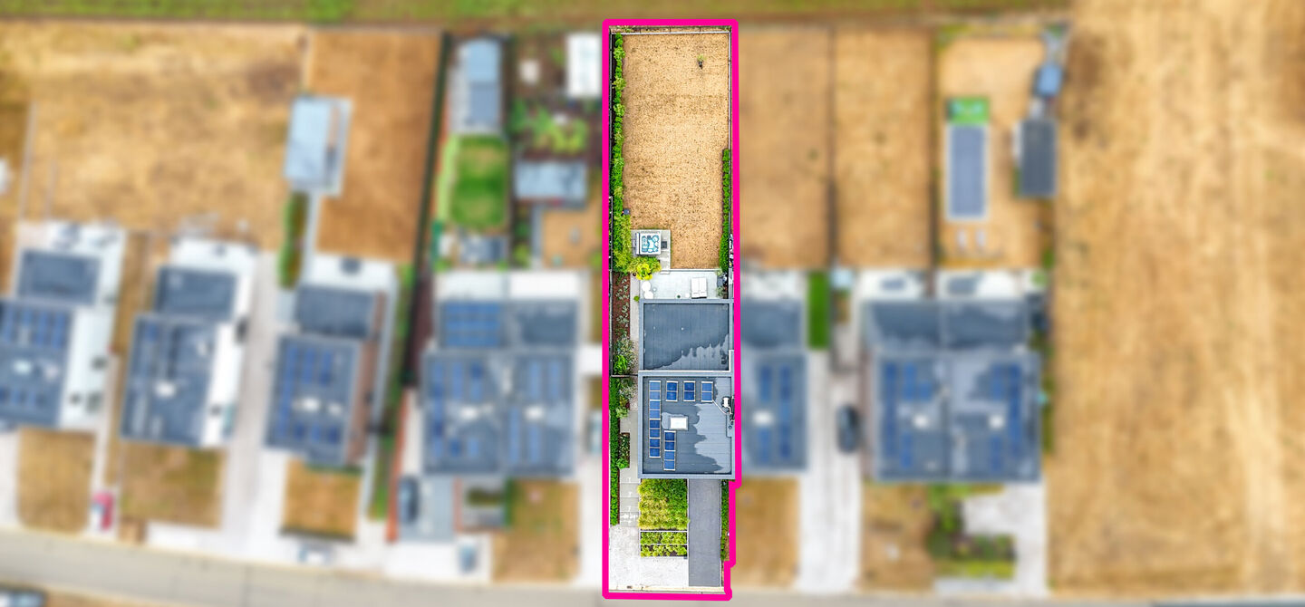 Instapklare woning met het comfort van nieuwbouw, volledig hoogwaardig afgewerkt en gebouwd in 2023, gelegen te Zwanenbergstraat 40 in Paal.

Deze moderne woning combineert een luxueuze afwerking, hedendaags wooncomfort en een uitstekende energieprestatie