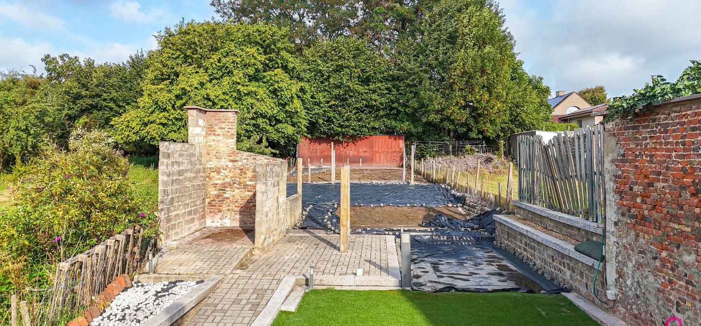 Charmant renovatieproject met tuin in landelijk Heers