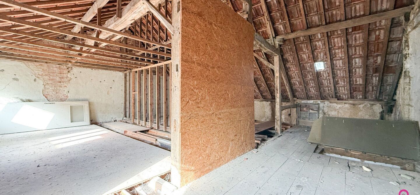 Charmant renovatieproject met tuin in landelijk Heers