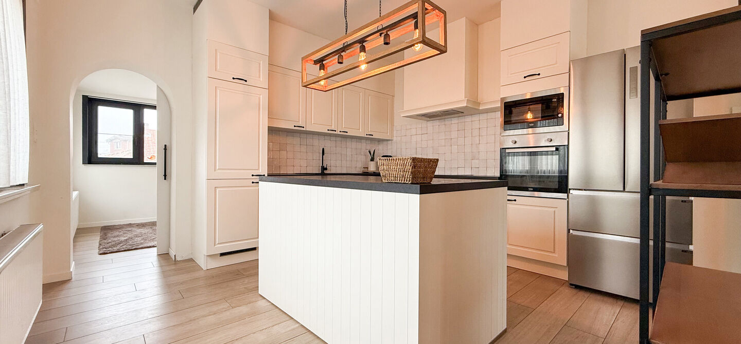 Bij ImmoFusion 7/7 &ldquo;open huis&rdquo; : klik op onze 3D-TOUR.
Ervaar vastgoed alsof je er zelf doorloopt!

Welkom in deze uitzonderlijk ruime open bebouwing gelegen in een rustige straat te Heusden-Zolder, waar u geniet van volledige privacy en toch overal v