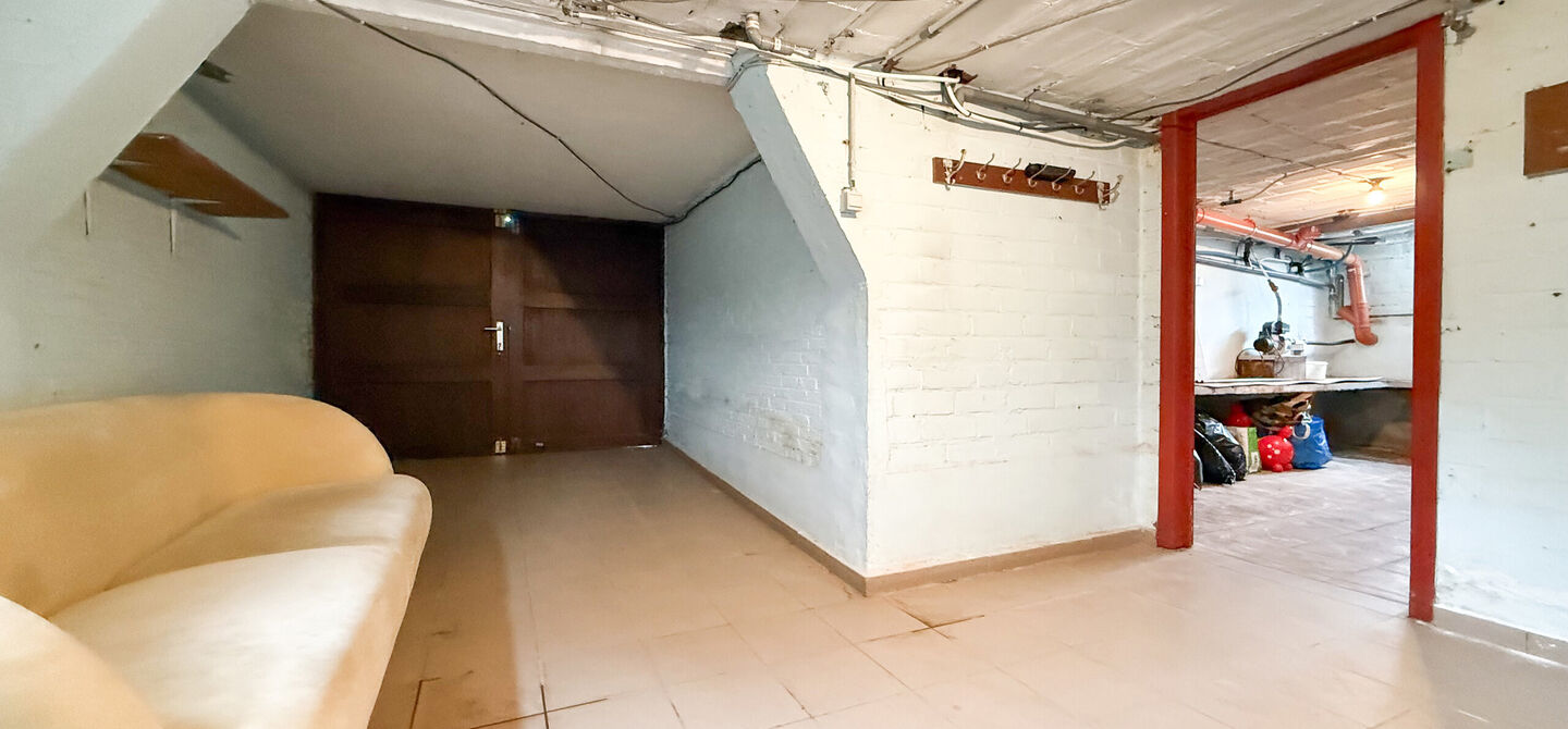 Bij ImmoFusion 7/7 &ldquo;open huis&rdquo; : klik op onze 3D-TOUR.
Ervaar vastgoed alsof je er zelf doorloopt!

Welkom in deze uitzonderlijk ruime open bebouwing gelegen in een rustige straat te Heusden-Zolder, waar u geniet van volledige privacy en toch overal v