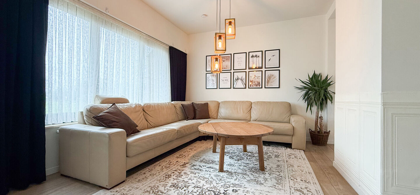 Bij ImmoFusion 7/7 “open huis” : klik op onze 3D-TOUR.
Ervaar vastgoed alsof je er zelf doorloopt!
Welkom in deze uitzonderlijk ruime open bebouwing gelegen in een rustige straat te Heusden-Zolder, waar u geniet van volledige privacy en toch overal v