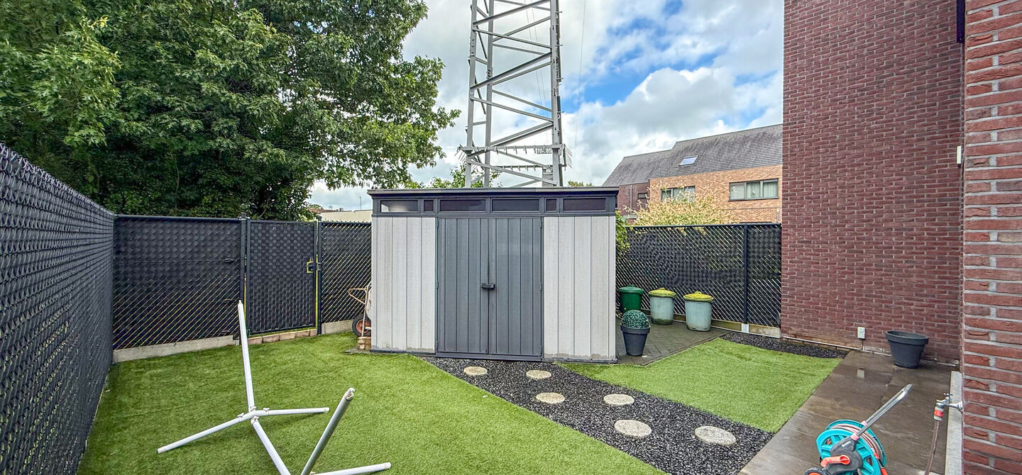 Bij ImmoFusion 7/7 “open huis” : klik op onze 3D-TOUR.
Ervaar vastgoed alsof je er zelf doorloopt!
Deze verzorgde woning, gebouwd in 2012, is gelegen in een rustige en kindvriendelijke omgeving in het Suskahof 16 te Heusden-Zolder. De woning beschik