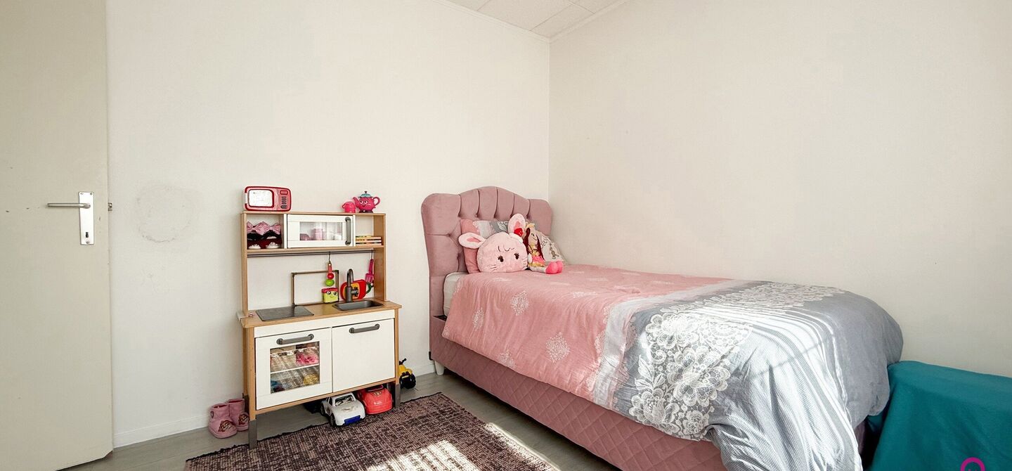 Bij ImmoFusion 7/7 “open huis”: klik op onze 3D-TOUR.
Ervaar vastgoed alsof je er zelf doorloopt!
Welkom in deze prachtige open bebouwing, gelegen boekt. Met een royale bewoonbare oppervlakte van 175 m² en een perceel van maar liefst 8a27ca biedt dez