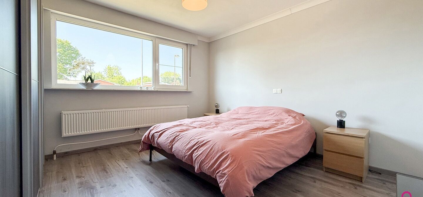 Bij ImmoFusion 7/7 “open huis” : klik op onze 3D-TOUR.
Ervaar vastgoed alsof je er zelf doorloopt!

Welkom op de Graaf de Theuxlaan 5 te Heusden-Zolder! Deze ruime split-level woning op een perceel van 8a36ca biedt niet alleen een verrassende indeling