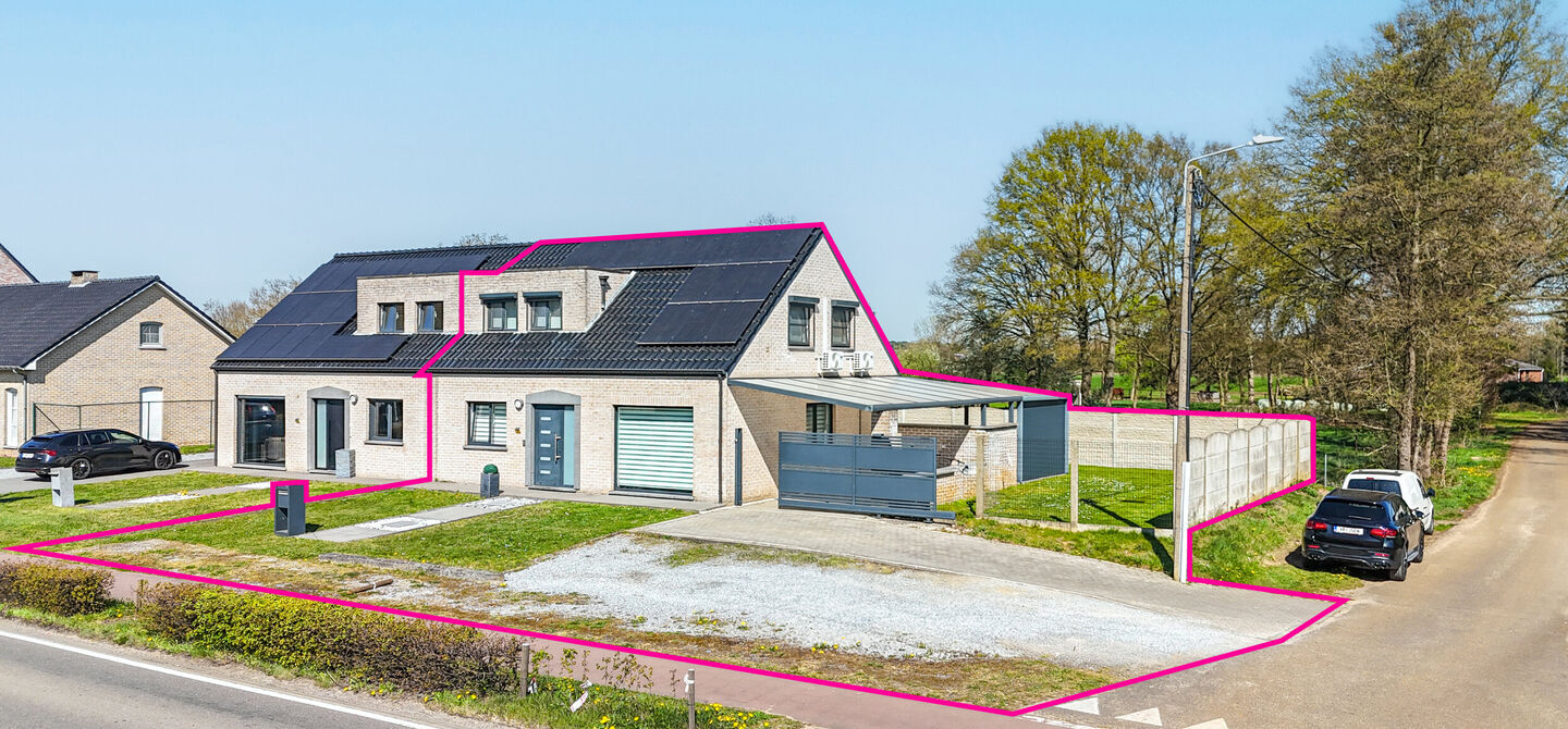 Bij ImmoFusion 7/7 “open huis” : klik op onze 3D-TOUR.
Ervaar vastgoed alsof je er zelf doorloopt!

Ben je op zoek naar een instapklare gezinswoning met ruimte, comfort én een uitstekende ligging? Deze opgefriste recente woning aan de Koerselsebaan 1