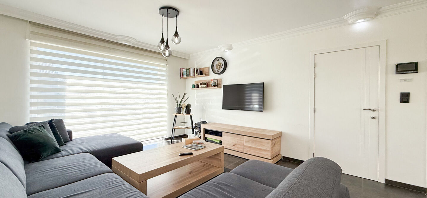 Bij ImmoFusion 7/7 “open huis” : klik op onze 3D-TOUR.
Ervaar vastgoed alsof je er zelf doorloopt!

Ben je op zoek naar een instapklare gezinswoning met ruimte, comfort én een uitstekende ligging? Deze opgefriste recente woning aan de Koerselsebaan 1