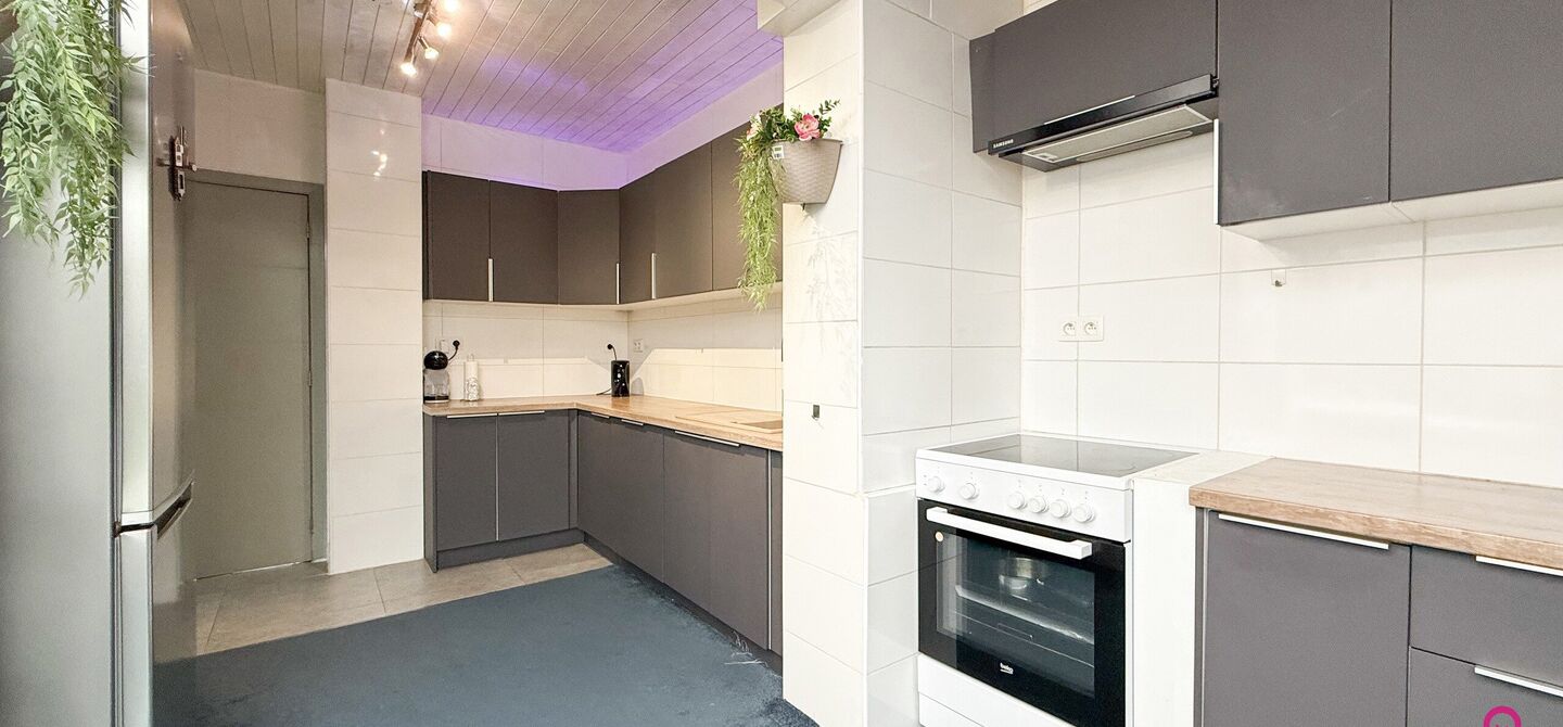 Bij ImmoFusion 7/7 “open huis”: klik op onze 3D-TOUR.
Ervaar vastgoed alsof je er zelf doorloopt!

Ontdek deze volledig gerenoveerde woning gelegen in een rustige woonwijk van Heusden-Zolder. Met een bewoonbare oppervlakte van 152 m² op een perceel v