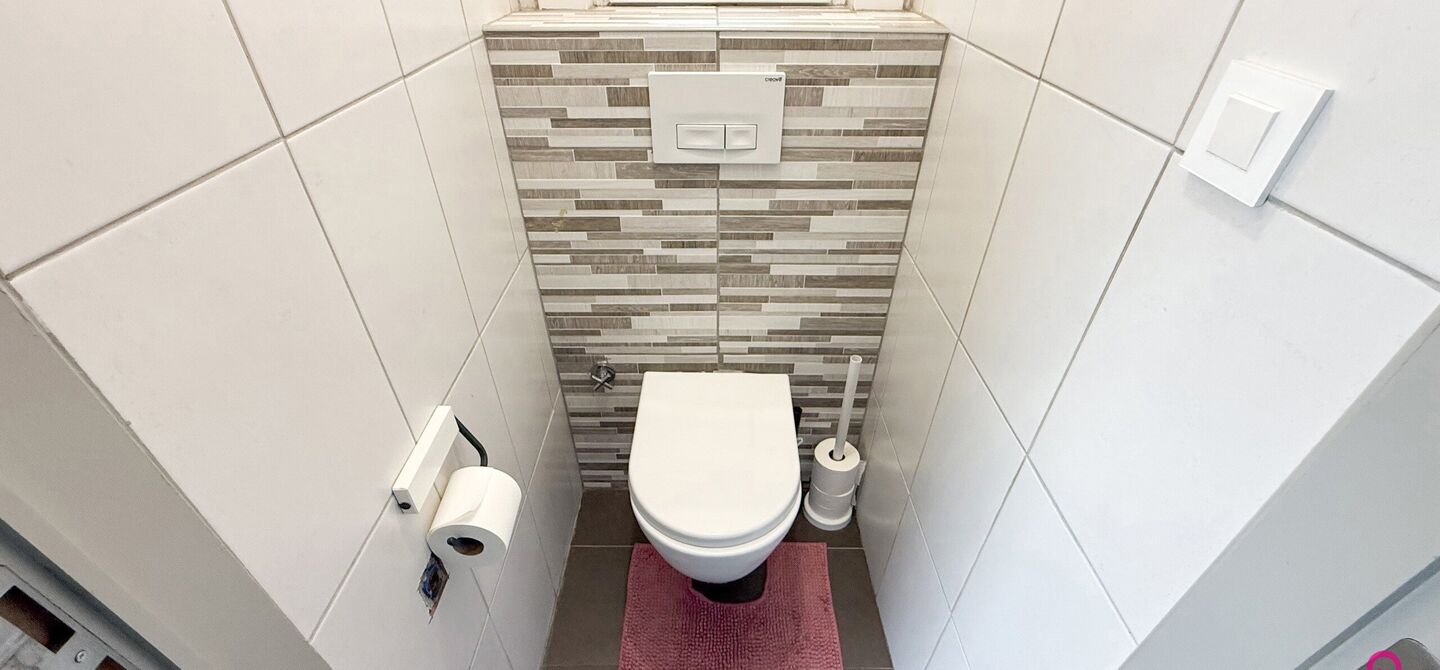 Bij ImmoFusion 7/7 “open huis”: klik op onze 3D-TOUR.
Ervaar vastgoed alsof je er zelf doorloopt!

Ontdek deze volledig gerenoveerde woning gelegen in een rustige woonwijk van Heusden-Zolder. Met een bewoonbare oppervlakte van 152 m² op een perceel v