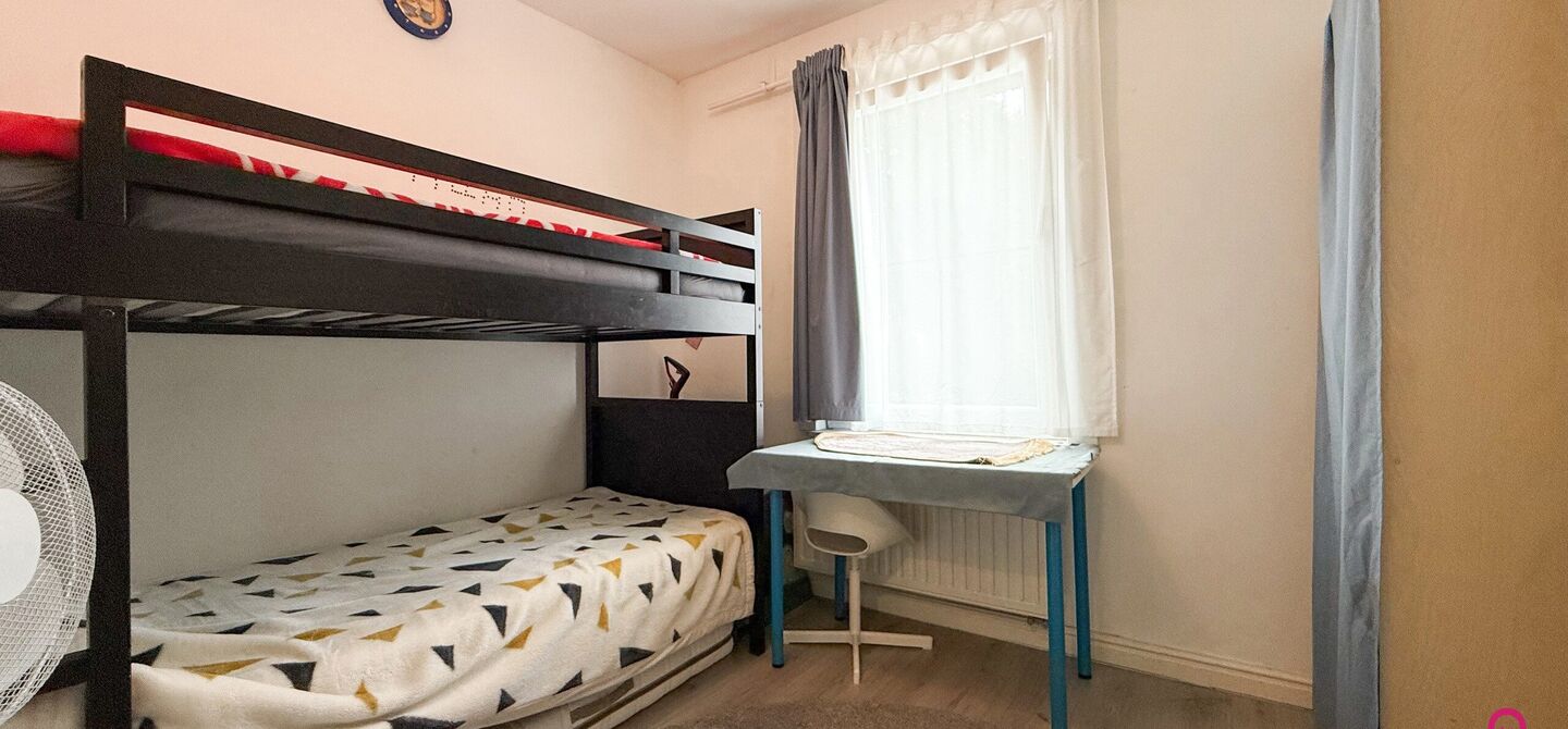 Bij ImmoFusion 7/7 “open huis”: klik op onze 3D-TOUR.
Ervaar vastgoed alsof je er zelf doorloopt!

Ontdek deze volledig gerenoveerde woning gelegen in een rustige woonwijk van Heusden-Zolder. Met een bewoonbare oppervlakte van 152 m² op een perceel v