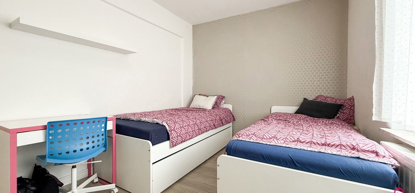 Bij ImmoFusion 7/7 “open huis”: klik op onze 3D-TOUR.
Ervaar vastgoed alsof je er zelf doorloopt!

Ontdek deze volledig gerenoveerde woning gelegen in een rustige woonwijk van Heusden-Zolder. Met een bewoonbare oppervlakte van 152 m² op een perceel v