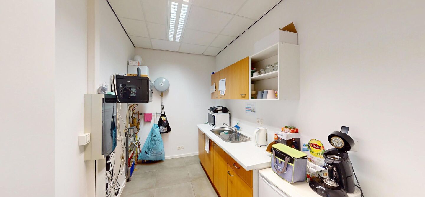 Kantoorgebouw te koop in Heusden-Zolder