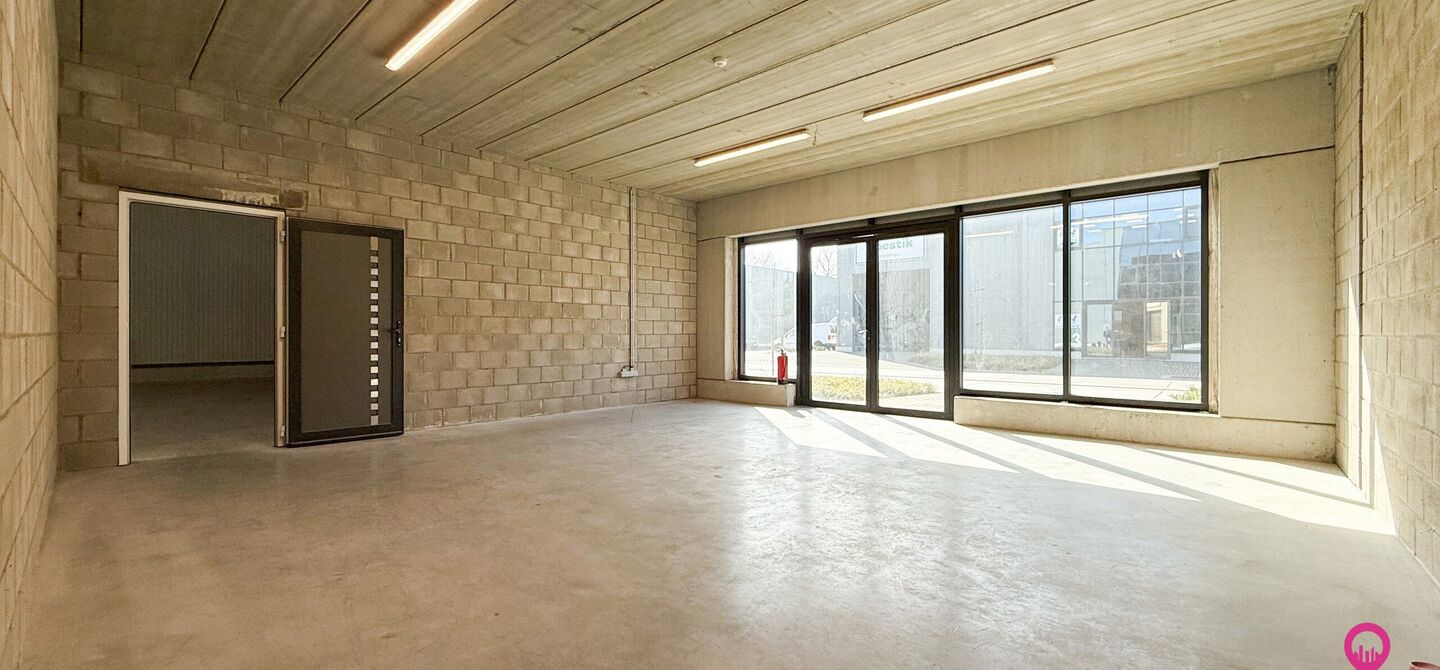 Kantoren & magazijn te koop in Houthalen-Helchteren