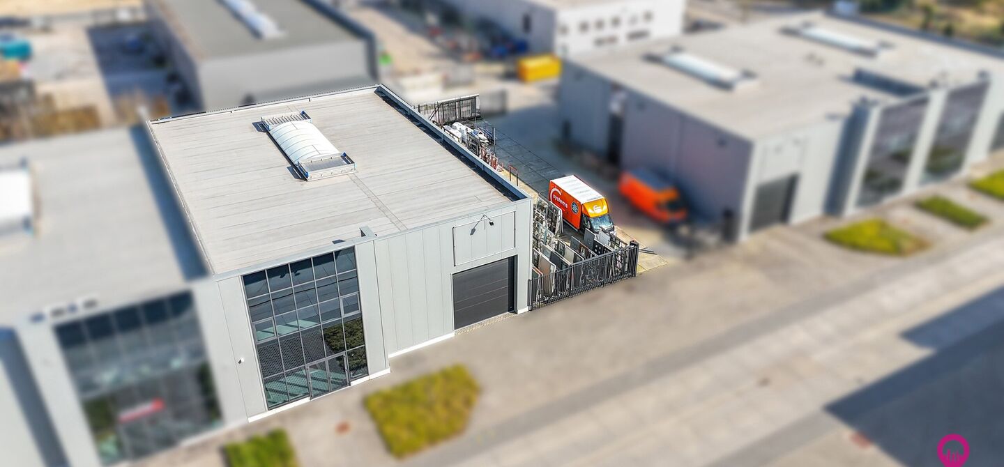 Kantoren & magazijn te koop in Houthalen-Helchteren
