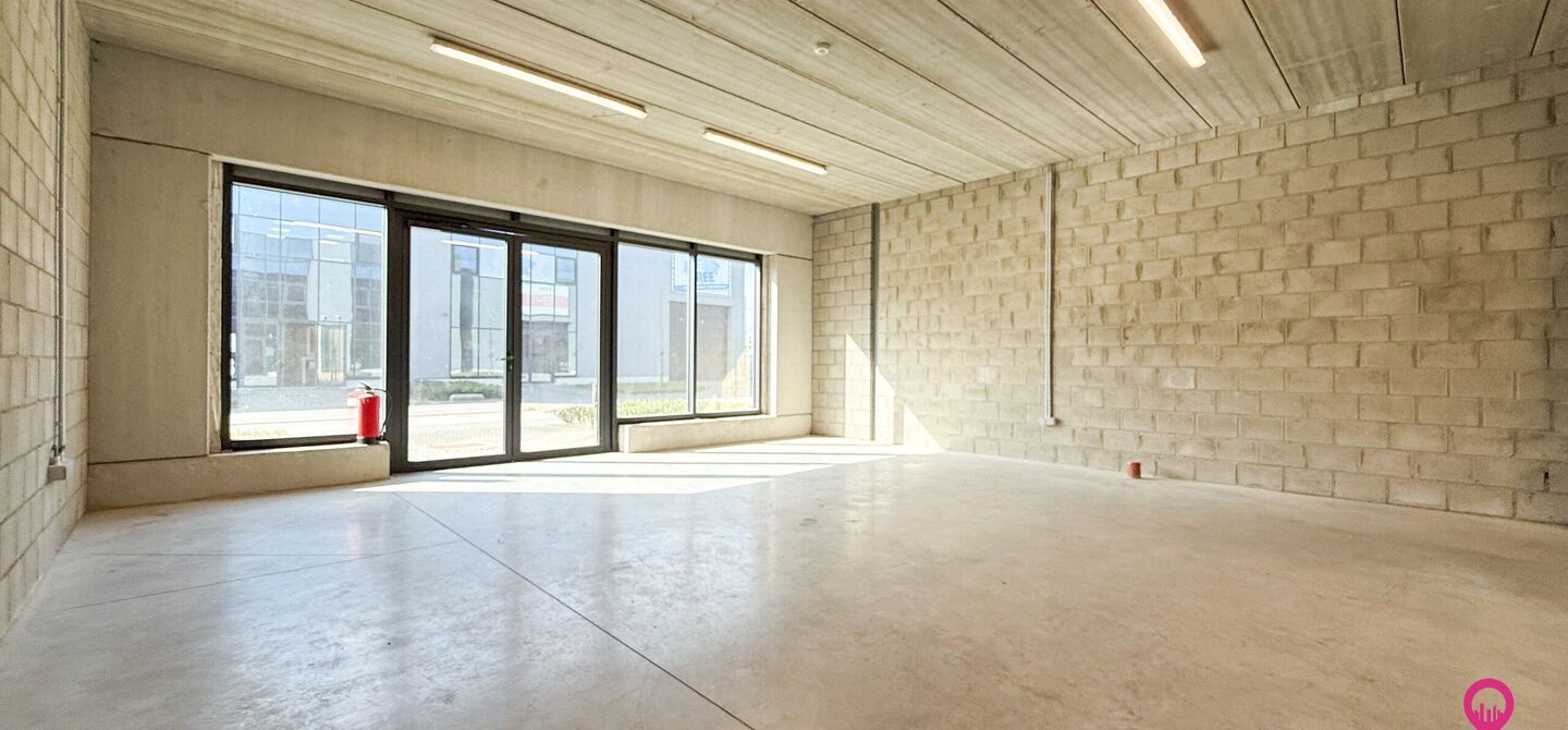 Kantoren & magazijn te koop in Houthalen-Helchteren